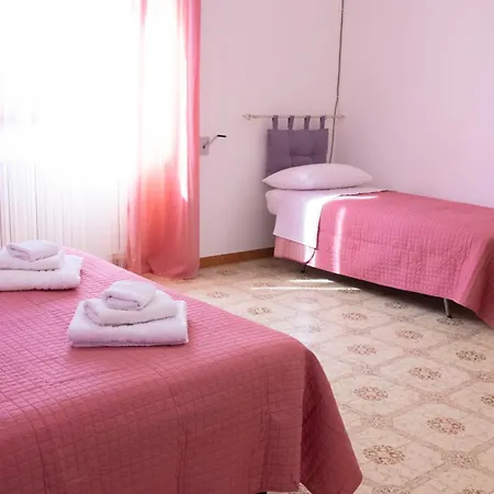 בית נופש Casa “la Maison De Famille” *